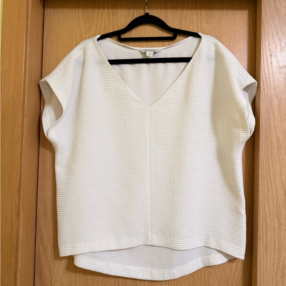 Club Monaco Textured Cream V-Neck Blouse